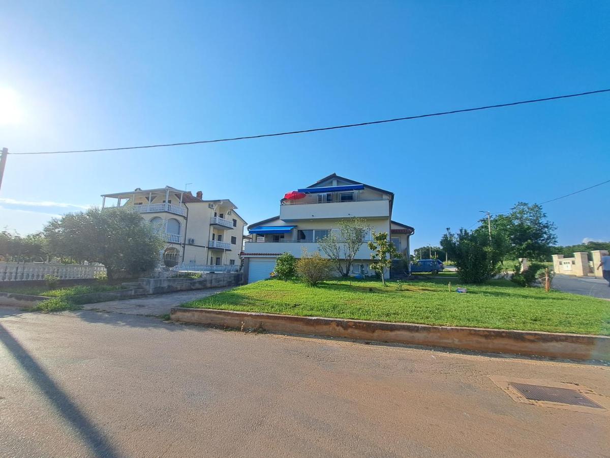 Casa Antonio With Swimming Pool Apartment Novigrad  Exterior photo